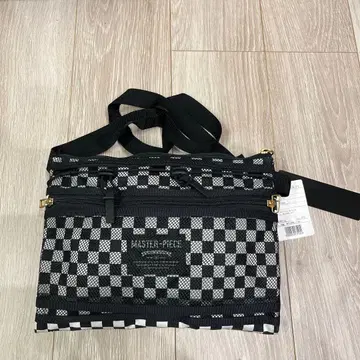 MASTER-PIECES 체커 사코슈