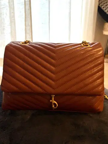 브라운 퀼팅 숄더백