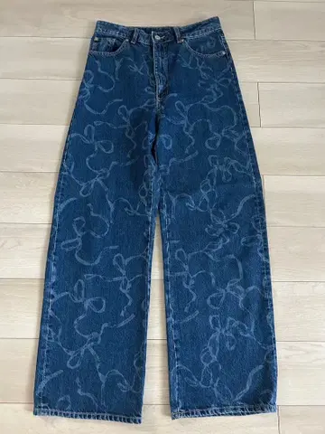 리본 무늬 다크 블루 데님 팬츠