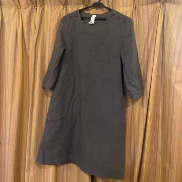 MHL. 차콜 그레이 무릎 기장 원피스 7부 소매