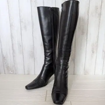 새상품급 블랙 가죽 롱 부츠 스퀘어토 23.5cm EE