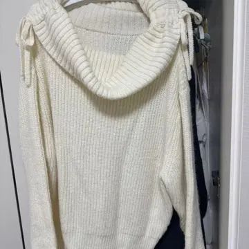 M oussy 오프숄더 스웨터