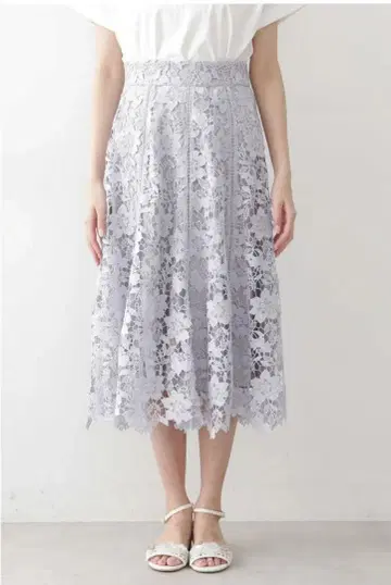 라이트 그레이 꽃무늬 레이스 플레어 스커트