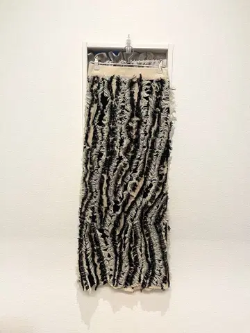 [ 새상품 미사용품 ] ESIKA 에시카 프린지 디자인 니트 스커트