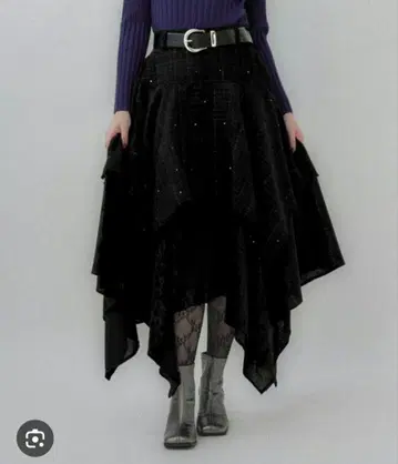 HARE 라메 트위드 언밸런스 헴 스커트