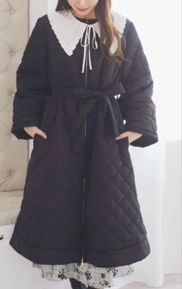 Areeam 카라 포함 충전솜 퀼팅 코트 블랙