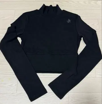 Citybreeze 터틀넥 긴팔 블랙 프리 사이즈 숏 기장