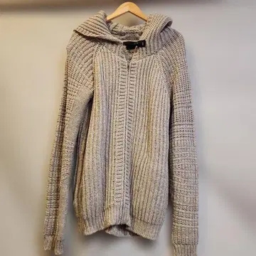 후드 부착 베이지 니트 스웨터