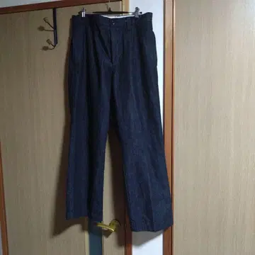 UNIQLO C 턱 스트레이트 팬츠 블랙 82