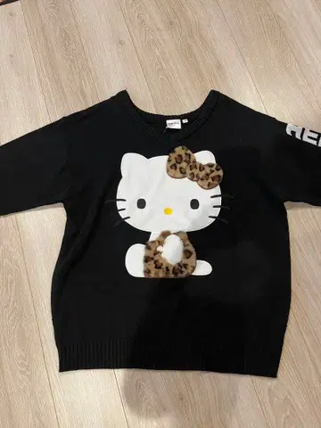 HELLOKITTY 긴팔 스웨터