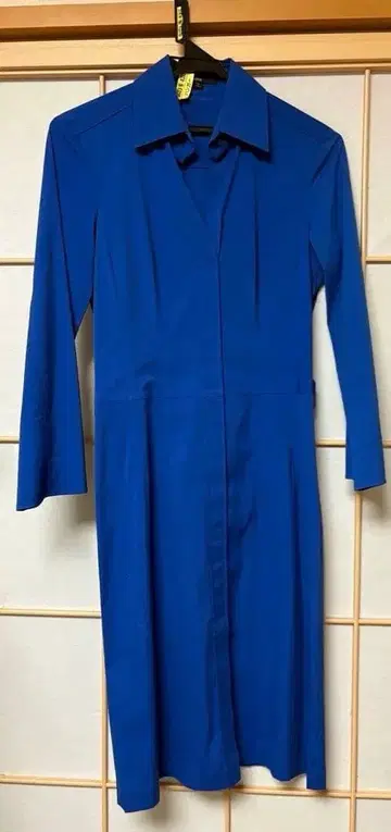 파란색 긴팔 셔츠 원피스