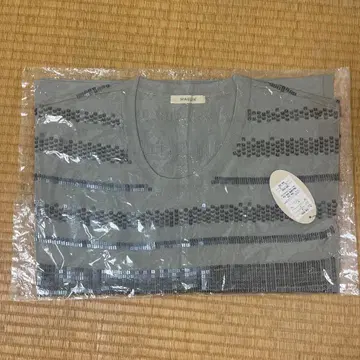 MAGLIE 그레이 V넥 티셔츠