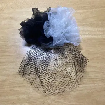 Ange Bloom 블랙 화이트 플라워 헤어 액세서리