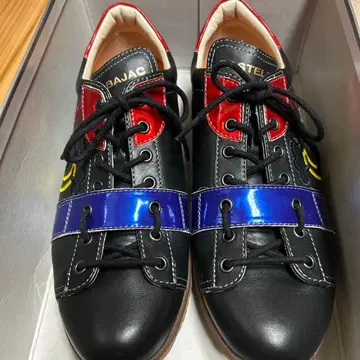 Castelbajac 카스텔바작 블랙 레더 스니커즈