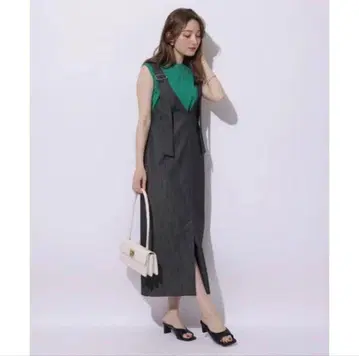 새상품급 아푸와이저 리셰 2WAY 넥 슬림 점프 스커트