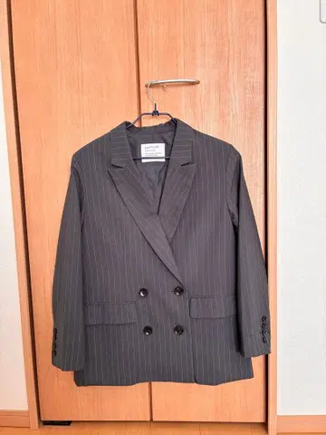 베이플로우 스트라이프 테일러드 자켓