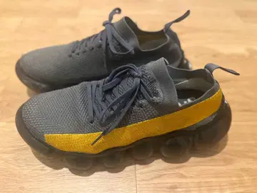 grounds JEWELRY/주얼리 gray/yellow 수염 남자 모델