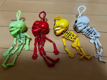 컬러풀 해골 키체인 피규어
