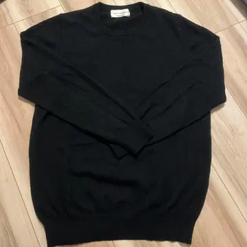 WHITE CASHMERE 블랙 니트 스웨터