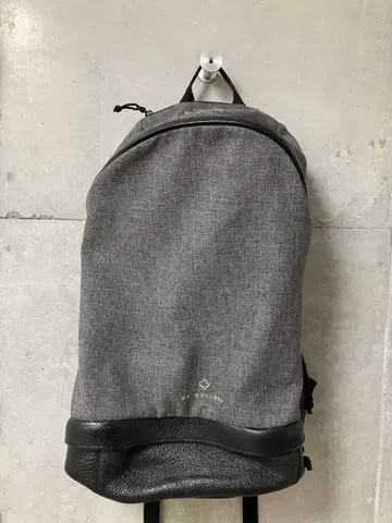 터그 바이 헬리녹스 백팩