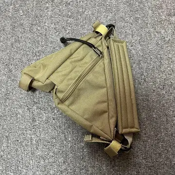 Auraree Aeta 안장 백