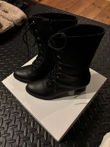 졸업식 하카마용 블랙 레이스업 부츠 중간 힐 22.5cm