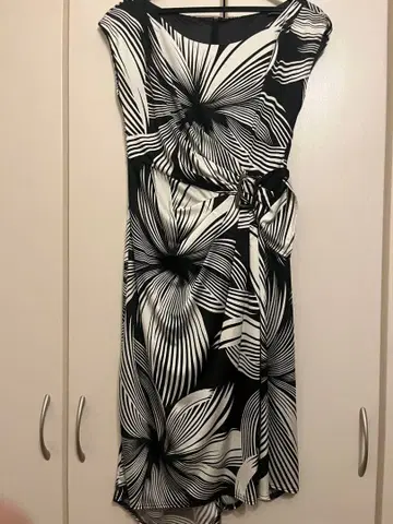 플라워 프린트 슬리브리스 원피스