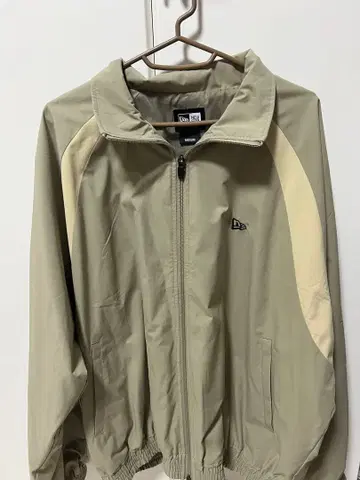 NEW ERA 나일론 자켓 M 사이즈 베이지