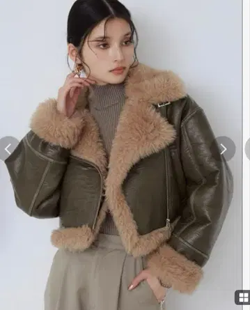 MURUA 빈티지 라이크 숏 페이크 무스탕 카키