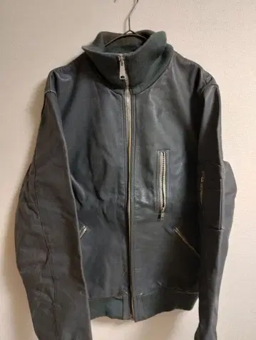 찢김 있음 독일군 가죽 플라이트 자켓