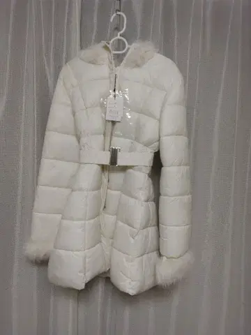 아이보리색 베스트 포함 퍼 A라인 다운 코트 M 사이즈 GRL