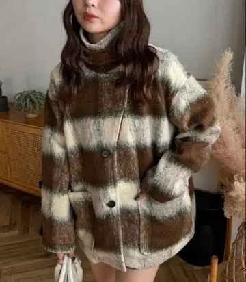 INTER FACTORY 유즈키 체크 샤기 미들 코트