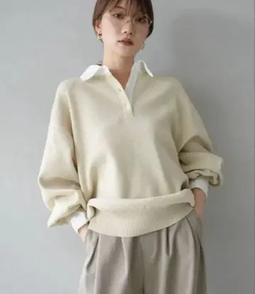 새상품 카라 부착 폴로 니트 풀오버 아이보리 뤼미에 시카