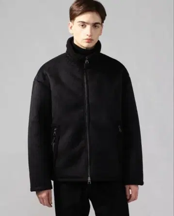 투모로우랜드 에코 무스탕 집업 블루종