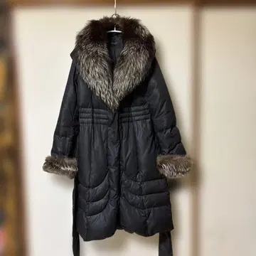 컨디션 최상 PREMIUM BY VICKY 다운 코트