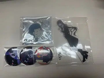 캐릭터 굿즈 4세트 아크릴 키링 스탠드 배지