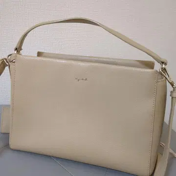 베이지 숄더백