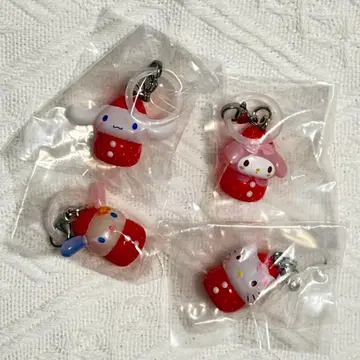 산리오 캐릭터즈 딸기 메지루시 액세서리 4개 세트