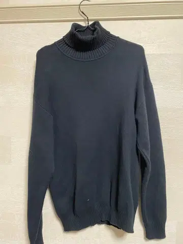 유나이티드 애로우즈 터틀넥 니트