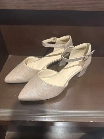 NUOVO 샴페인 앵클 스트랩 펌프스 M/23.5