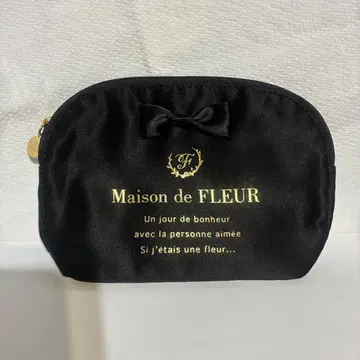 [ 미사용 새상품 ] Maison de FLEUR 블랙 파우치