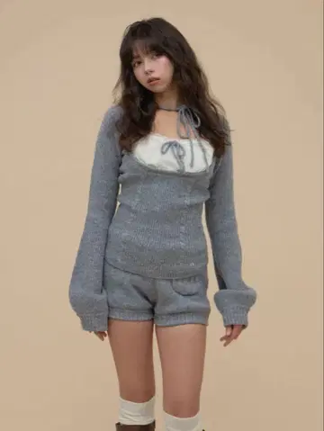 andmary Raven gather set up gray