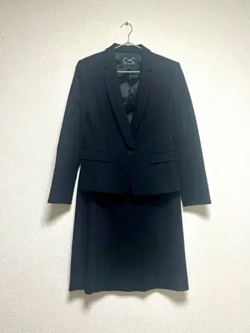 쿠 드 샹스 블랙 자켓 수트 ML