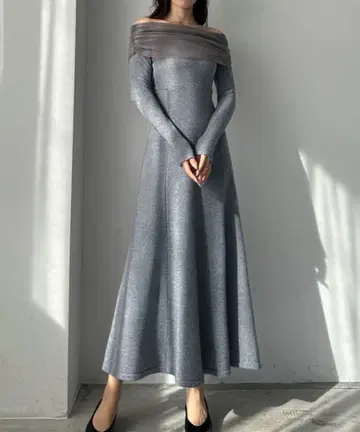 Louere 튤 오프숄더 플레어 니트 원피스