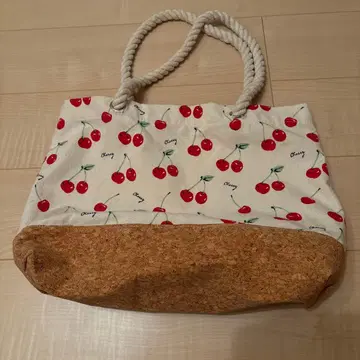 체리 패턴 토트백