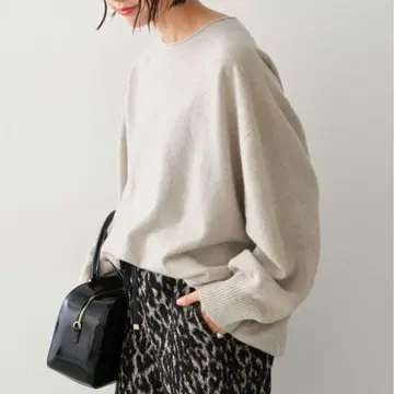 스픽 앤 스팬 CHESS 루즈 보트넥 니트 베이지