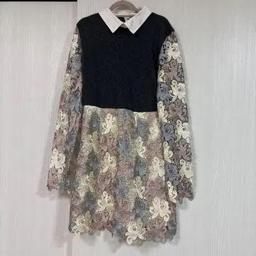 레이스 카라 부착 긴팔 원피스