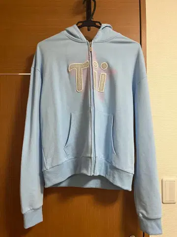 Tii 지퍼 후드티 스카이블루 S 사이즈