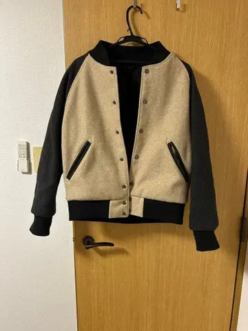 바시티 자켓 베이지/블랙 리버서블