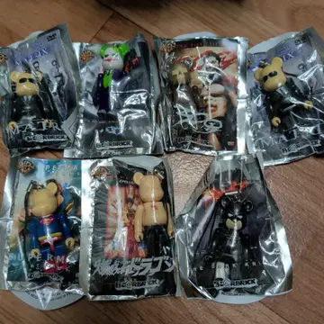 큐브릭 베어브릭 8체 세트